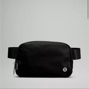 NWT Lululemon everywhere belt bag BLACK